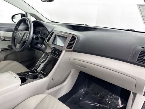 Used 2015 Toyota Venza LE image 43