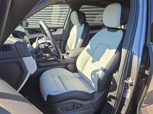 New 2026 Porsche Cayenne image 5