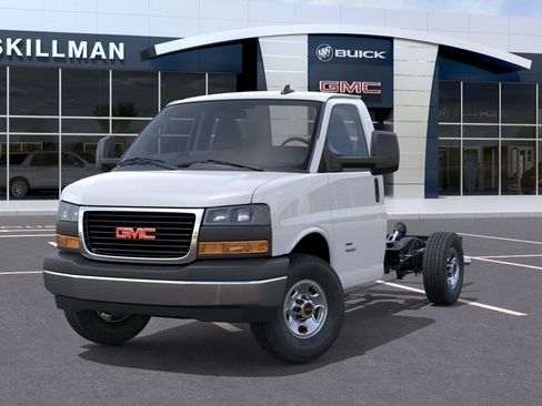 New 2025 GMC Savana 3500 w/ Power Convenience Package image 6