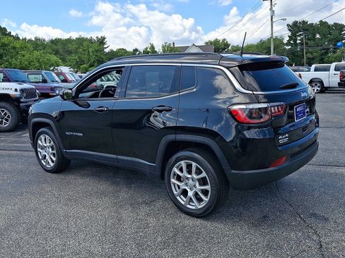 Used 2023 Jeep Compass Latitude AWD/4WD image 4