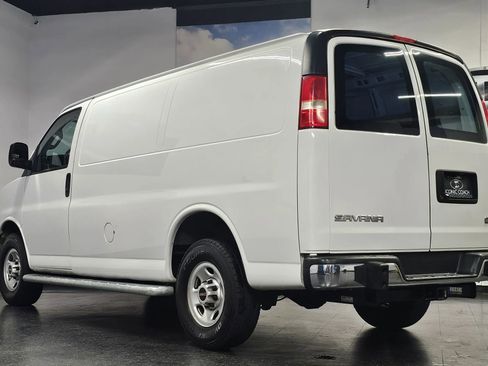 Used 2019 GMC Savana 2500 w/ Driver Convenience Package image 19