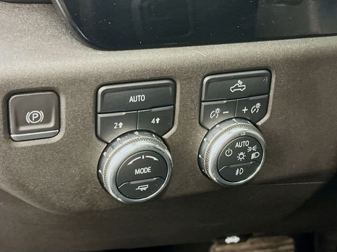 Used 2023 GMC Sierra 1500 Elevation image 17