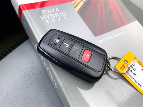 Used 2021 Toyota RAV4 XLE Premium AWD/4WD image 19
