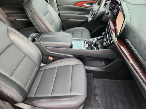 Certified 2025 Chevrolet Traverse Z71 AWD/4WD image 16
