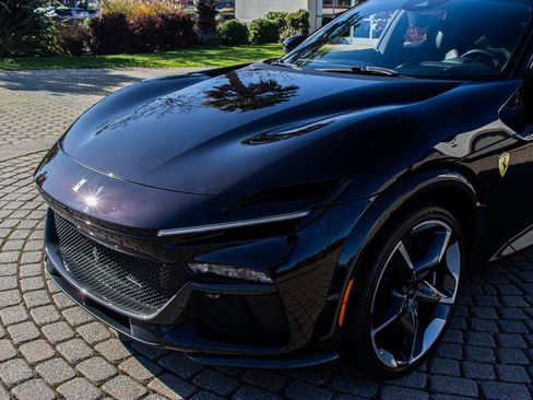 Certified 2025 Ferrari Purosangue image 29