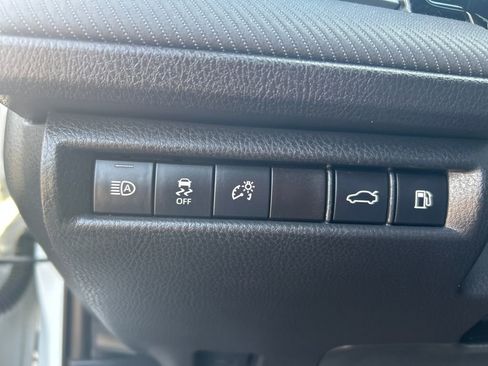 Used 2025 Toyota Camry SE image 13