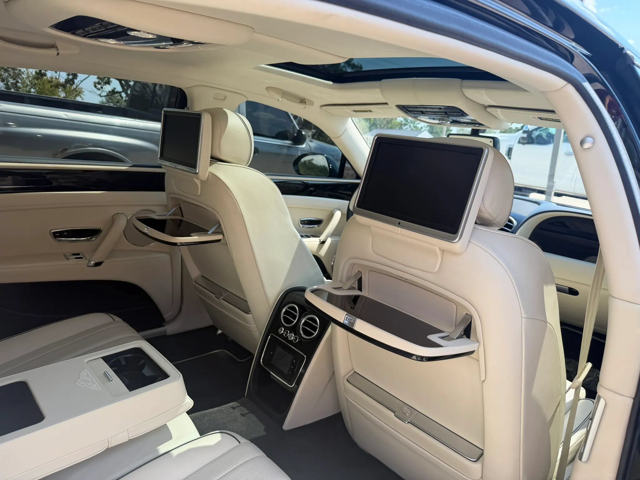 Used 2015 Bentley Flying Spur V8 AWD/4WD image 49