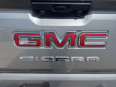 Used 2023 GMC Sierra 1500 SLE w/ Enhanced Capability Package AWD/4WD image 31
