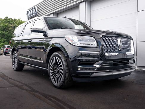 Used 2021 Lincoln Navigator L Black Label w/ Cargo Convenience Package AWD/4WD image 2