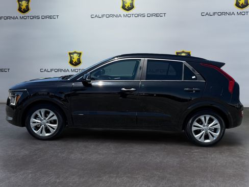 Used 2023 Kia Niro SX Touring FWD image 2