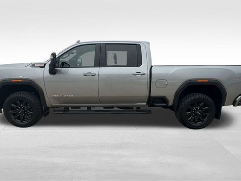 Used 2025 GMC Sierra 2500 AT4 image 6