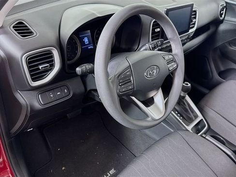 Certified 2022 Hyundai Venue SE image 11
