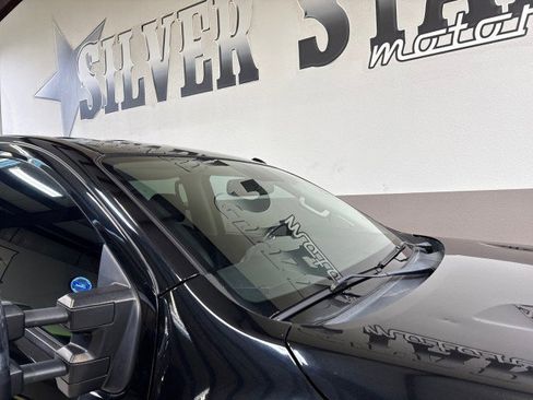 Used 2018 Nissan Titan SL w/ Chrome Package image 69