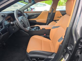 Used 2023 Lexus ES 350 w/ Premium Package FWD image 6
