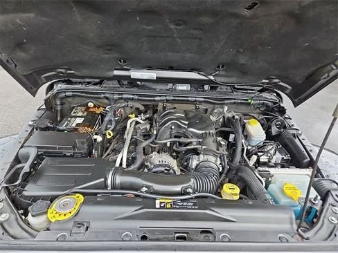 Used 2017 Jeep Wrangler Unlimited Sahara image 31