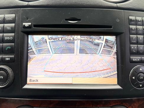 Used 2010 Mercedes-Benz GL 550 4MATIC image 17