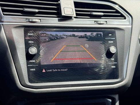 Used 2024 Volkswagen Tiguan SE image 20
