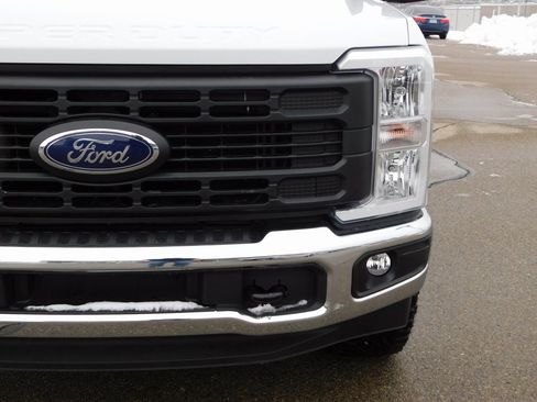 New 2025 Ford F350 XL w/ XL Off-Road Package image 11