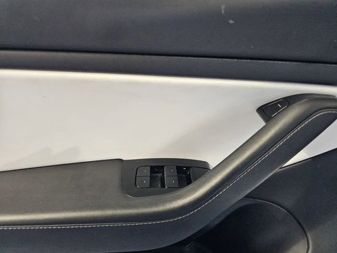 Used 2020 Tesla Model 3 Standard Range Plus RWD image 13
