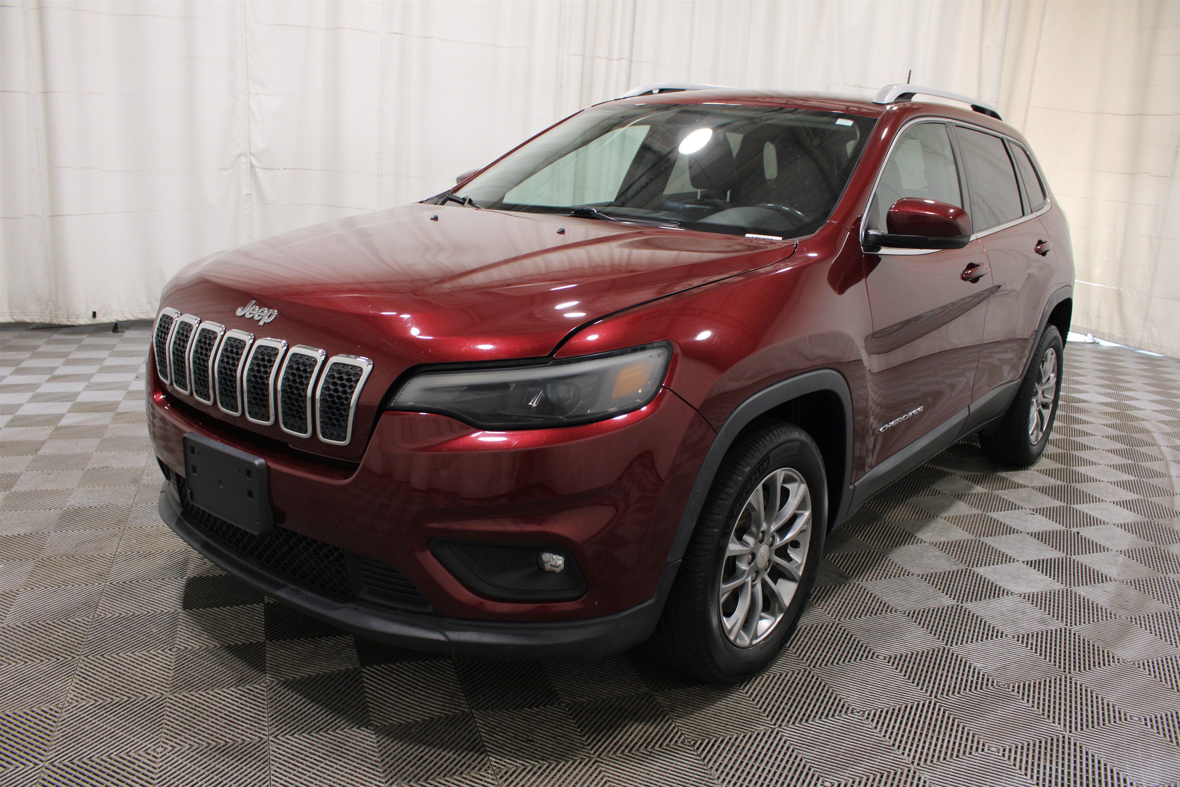 Used 2019 Jeep Cherokee Latitude Plus w/ Cold Weather Group FWD image 27
