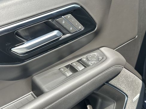 Used 2025 Chevrolet Suburban Premier RWD image 15
