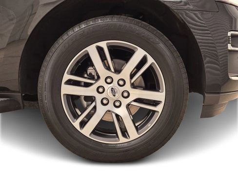 Used 2024 Ford Expedition Max Limited image 9