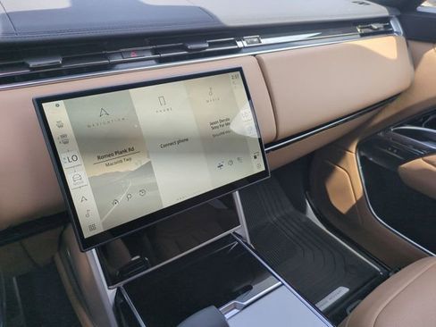 New 2026 Land Rover Range Rover Long Wheelbase SE AWD/4WD image 11