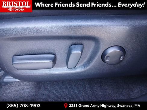 Used 2017 Toyota RAV4 Limited image 20