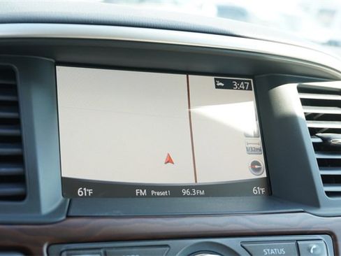 Used 2018 Nissan Pathfinder Platinum image 27