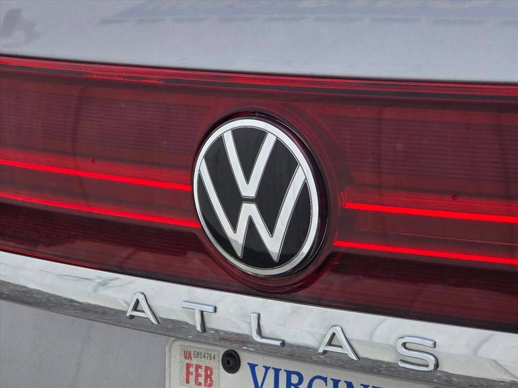 Used 2025 Volkswagen Atlas SE AWD/4WD image 14