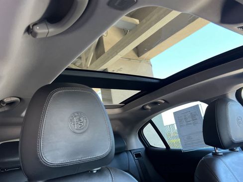 Used 2019 Alfa Romeo Stelvio w/ Nero Edizione RWD image 18