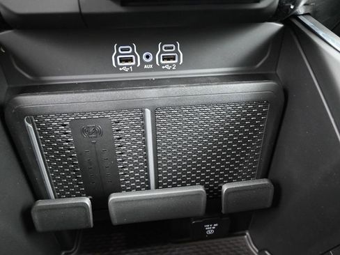 New 2026 RAM 1500 4x4 Crew Cab image 4