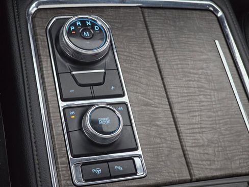 Used 2019 Ford Expedition Limited w/ Equipment Group 302A image 12