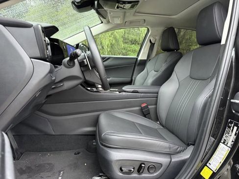Certified 2025 Lexus NX 250 FWD image 5