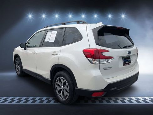Used 2023 Subaru Forester Premium AWD/4WD image 5
