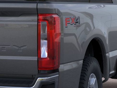 New 2026 Ford F350 XLT w/ FX4 Off-Road Package AWD/4WD image 21