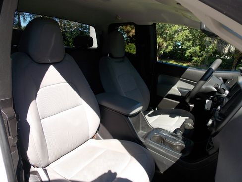 Used 2015 Chevrolet Colorado W/T w/ WT Convenience Package image 6