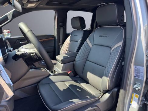 New 2026 GMC Canyon Denali AWD/4WD image 13