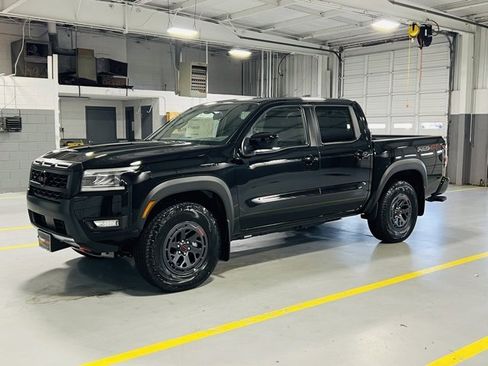 New 2025 Nissan Frontier PRO-4X w/ Interior Protection Package image 11