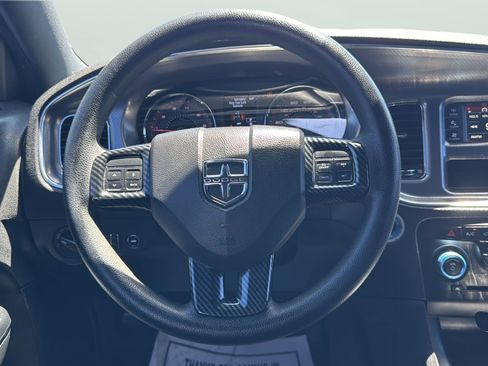 Used 2014 Dodge Charger SE RWD image 17