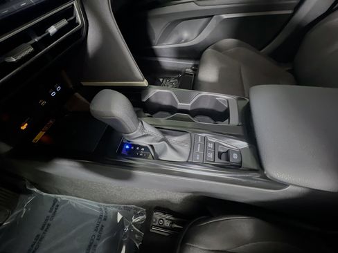 Used 2025 Toyota Camry LE w/ Convenience Package image 25