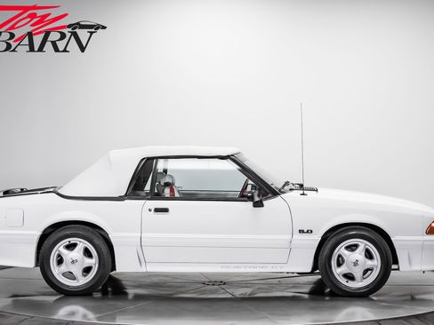 Used 1992 Ford Mustang GT RWD image 14