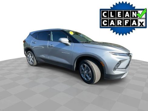 Used 2025 Chevrolet Blazer LT image 2