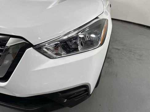 Used 2019 Nissan Kicks S FWD image 28