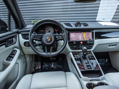 Certified 2026 Porsche Macan S AWD/4WD image 11