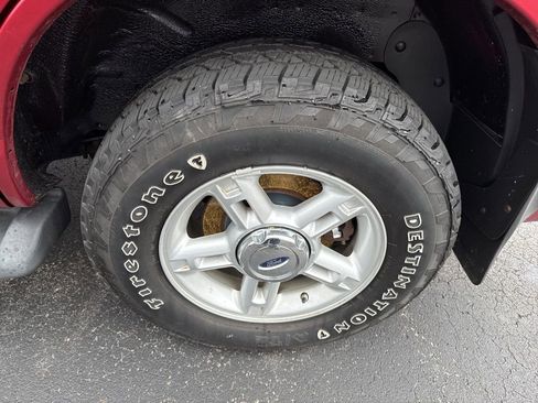 Used 2004 Ford Explorer XLT image 21