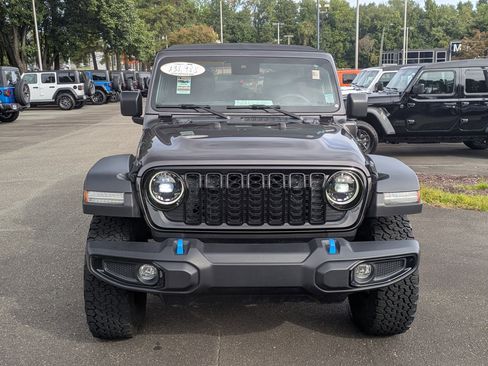 Used 2024 Jeep Wrangler Willys image 2
