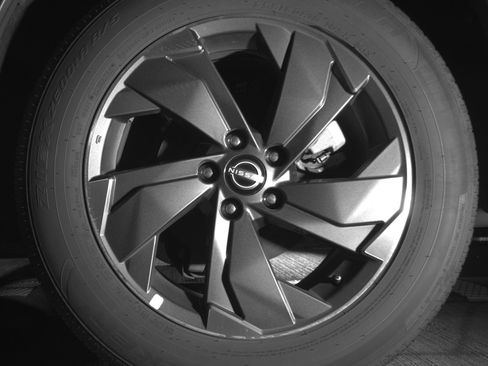 Used 2025 Nissan Rogue SV FWD image 14