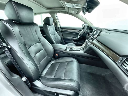 Used 2021 Honda Accord Touring image 31