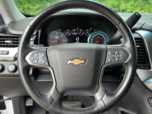 Used 2020 Chevrolet Tahoe Premier AWD/4WD image 16